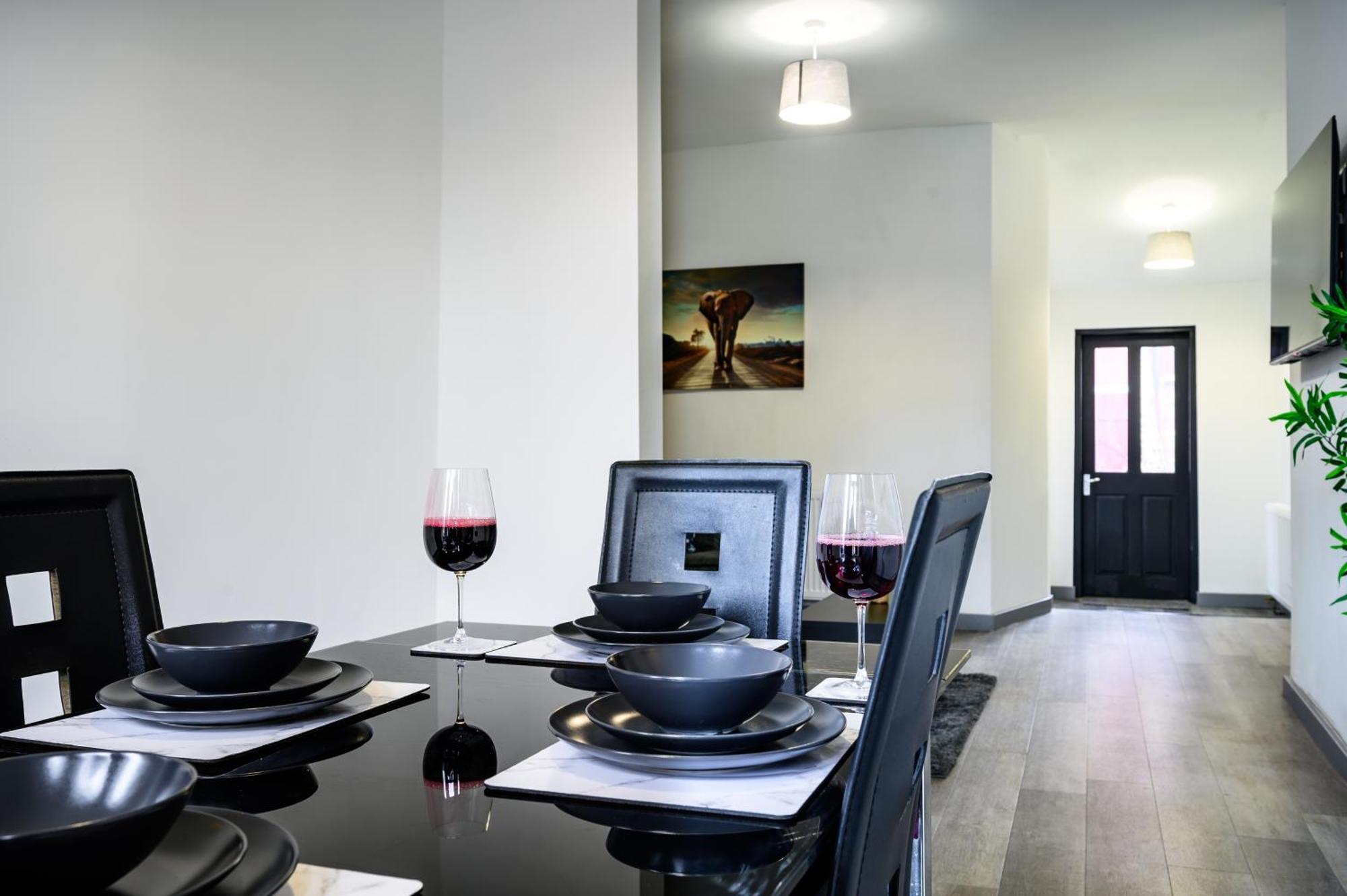 Manchester Serviced Accommodation Northernnightzzz - The Park Exterior photo